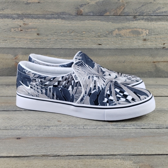 Nike Women's Court Royale Acslpse Slip Ons - Picture 2 of 8